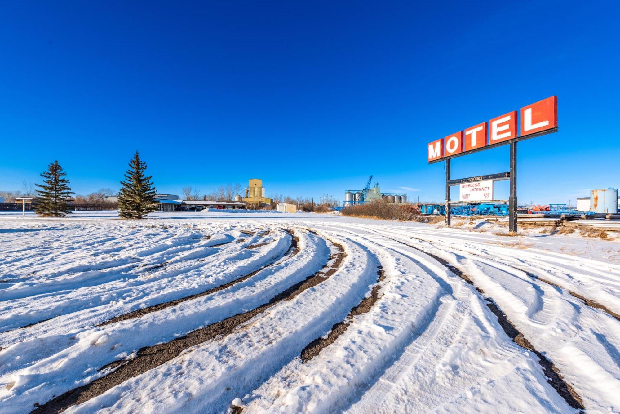 Blue Horse Motel Beiseker Buitenkant foto